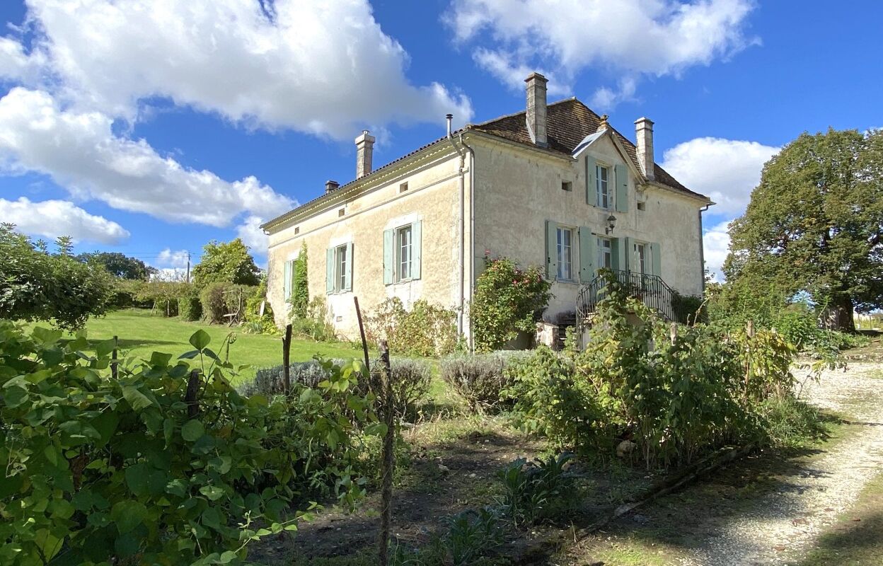 maison 9 pièces 288 m2 à vendre à Aubeterre-sur-Dronne (16390)