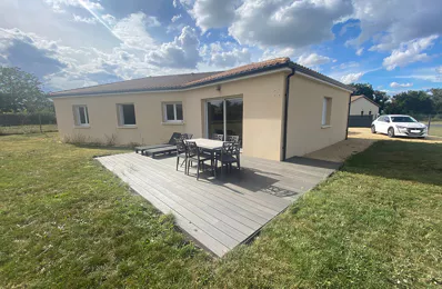 vente maison 217 000 € à proximité de Saulgé (86500)