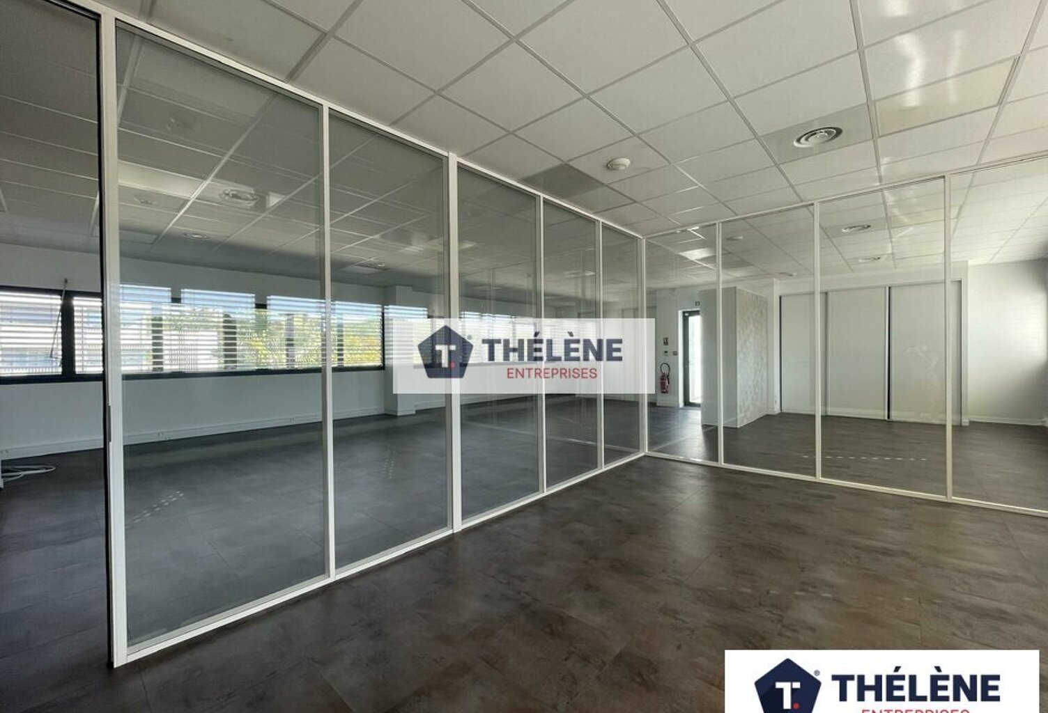 BUREAUX à LOUER — photo 1