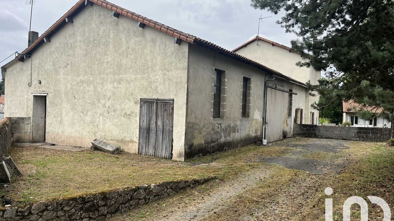 immeuble  pièces 295 m2 à vendre à Azay-sur-Thouet (79130)