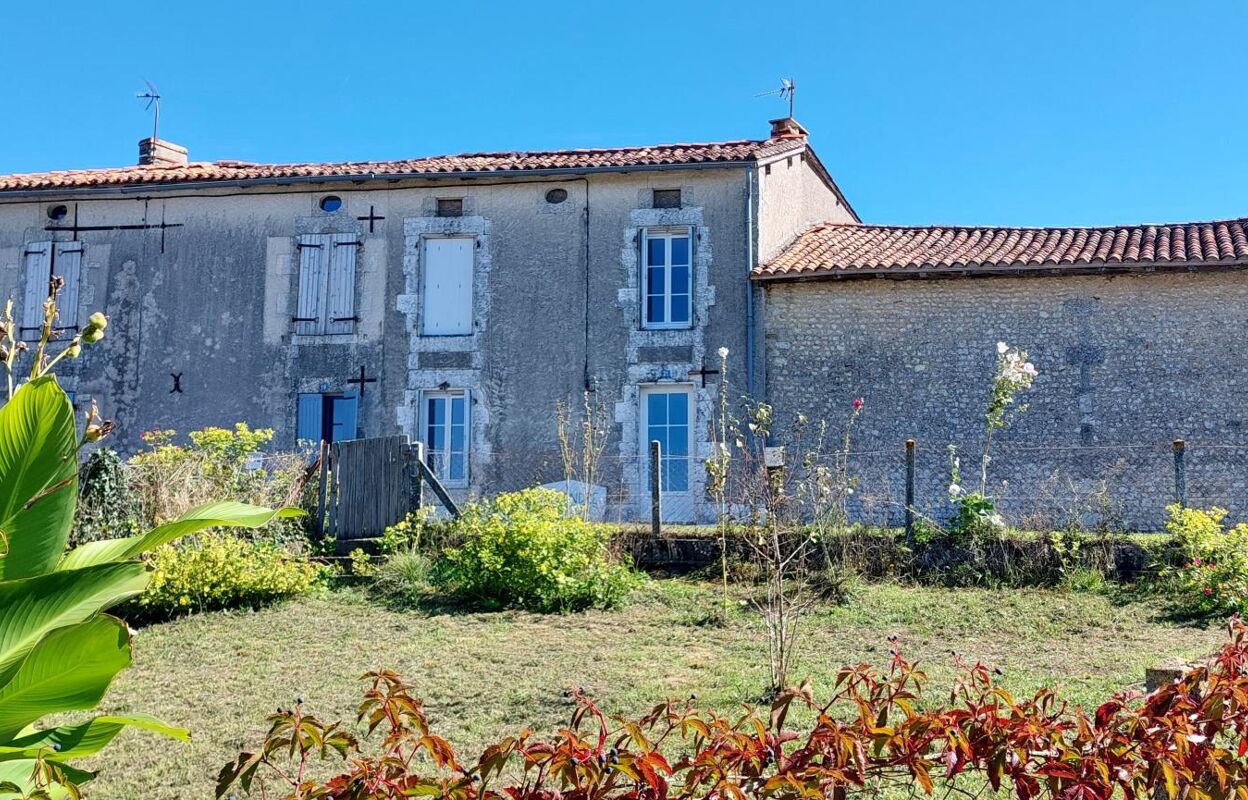 maison 3 pièces 95 m2 à vendre à Saint-Amant-de-Montmoreau (16190)