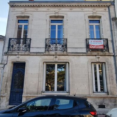 Maison 10 pièces 300 m²