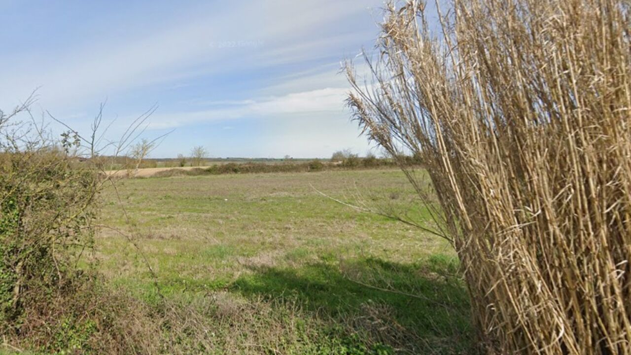 terrain  pièces 593 m2 à vendre à Loire-les-Marais (17870)