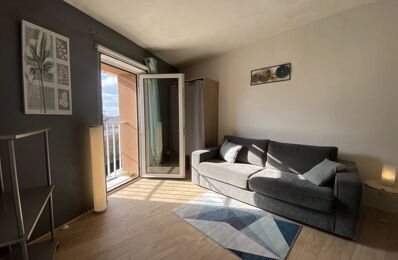 location appartement 450 € CC /mois à proximité de Monteux (84170)