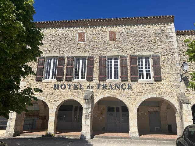 HOTEL RESTAURANT — photo du bien