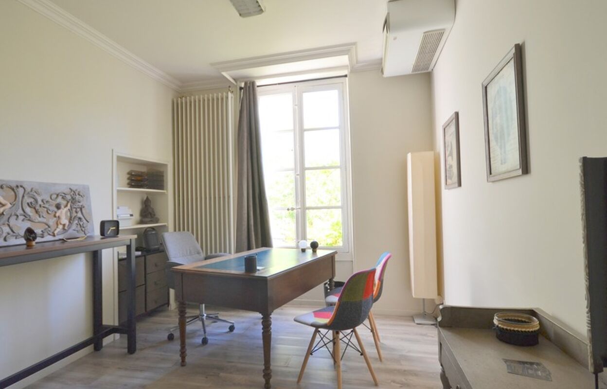 bureau 5 pièces 109 m2 à vendre à Avignon (84000)