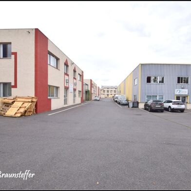 Bureau 2 pièces 647 m²