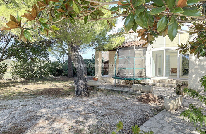 Villa 7 pièces sur 19 314 m² de terre agricole, Berre l'Etang. — photo 3