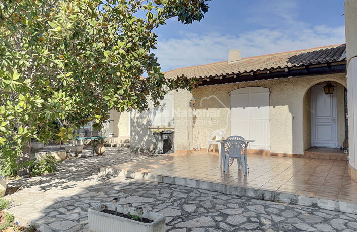 Villa 7 pièces sur 19 314 m² de terre agricole, Berre l'Etang. — photo 4