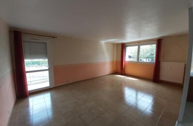 location appartement 795 € CC /mois à proximité de La Couronne (16400)