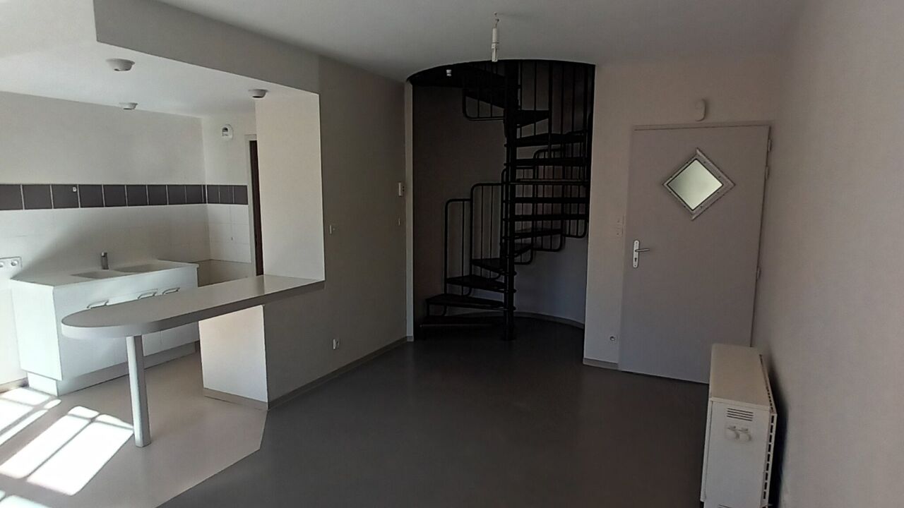 appartement 4 pièces 72 m2 à louer à Brusque (12360)