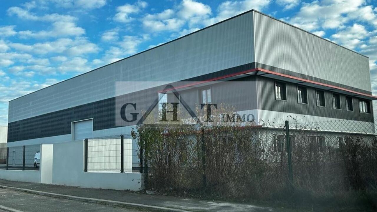 local industriel  pièces 1020 m2 à vendre à Melun (77000)