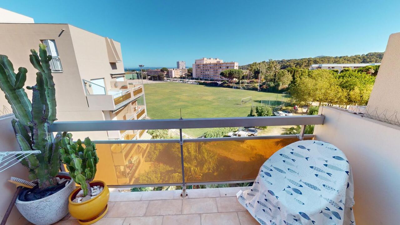 appartement 2 pièces 26 m2 à vendre à Le Lavandou (83980)