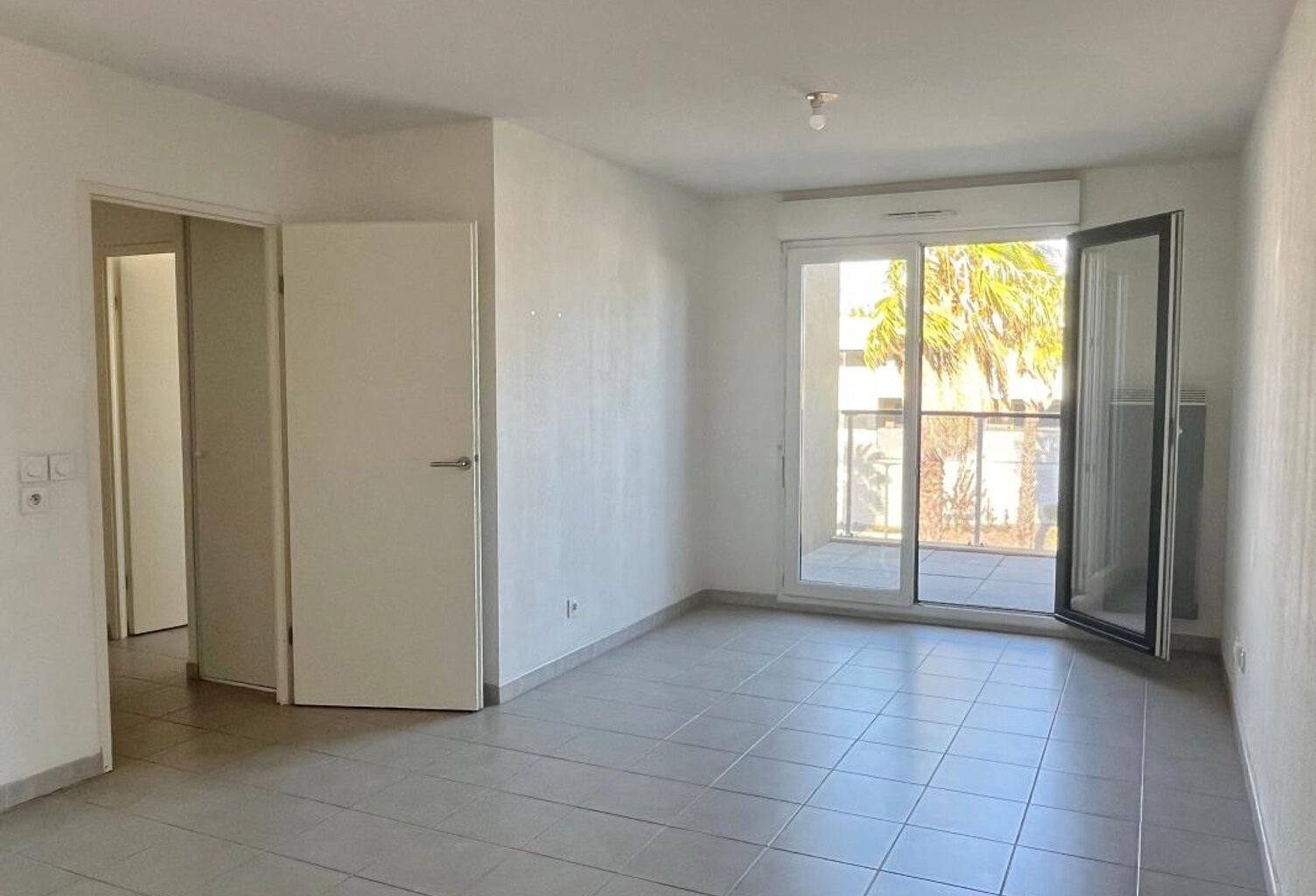 Appartement T3 avec terrasse et parking — photo 1