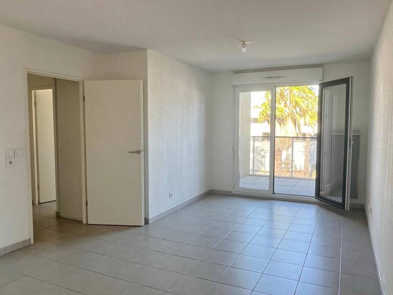 Appartement T3 avec terrasse et parking — photo 1