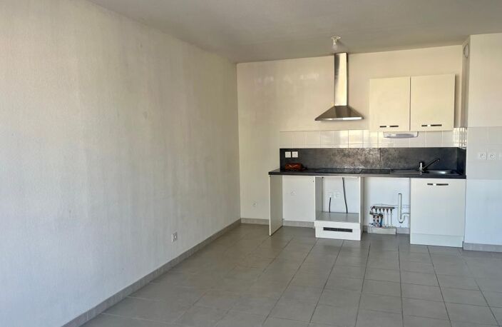 Appartement T3 avec terrasse et parking — photo 3