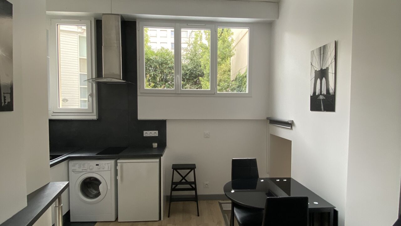 appartement 2 pièces 24 m2 à vendre à Courbevoie (92400)