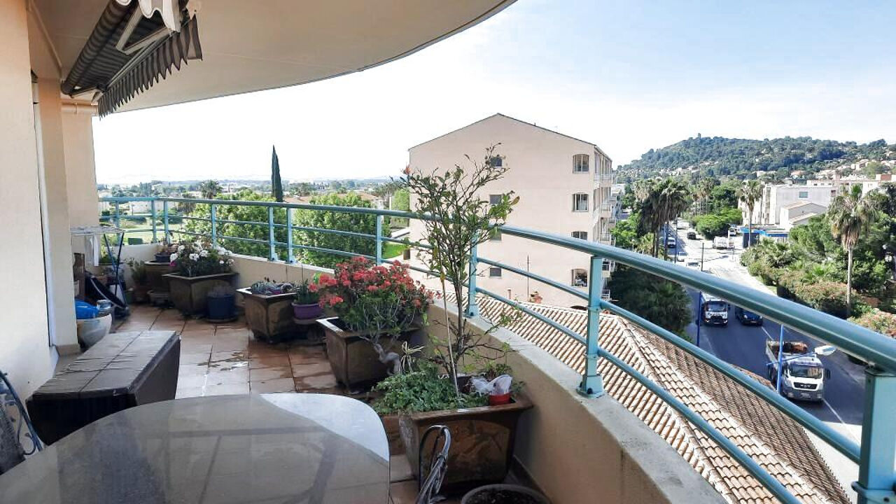 appartement 5 pièces 106 m2 à vendre à Hyères (83400)