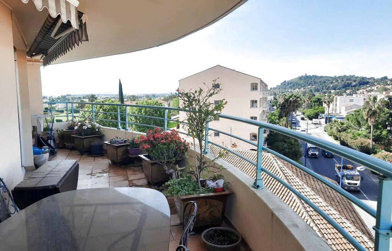 appartement 5 pièces 106 m2 à vendre à Hyères (83400)