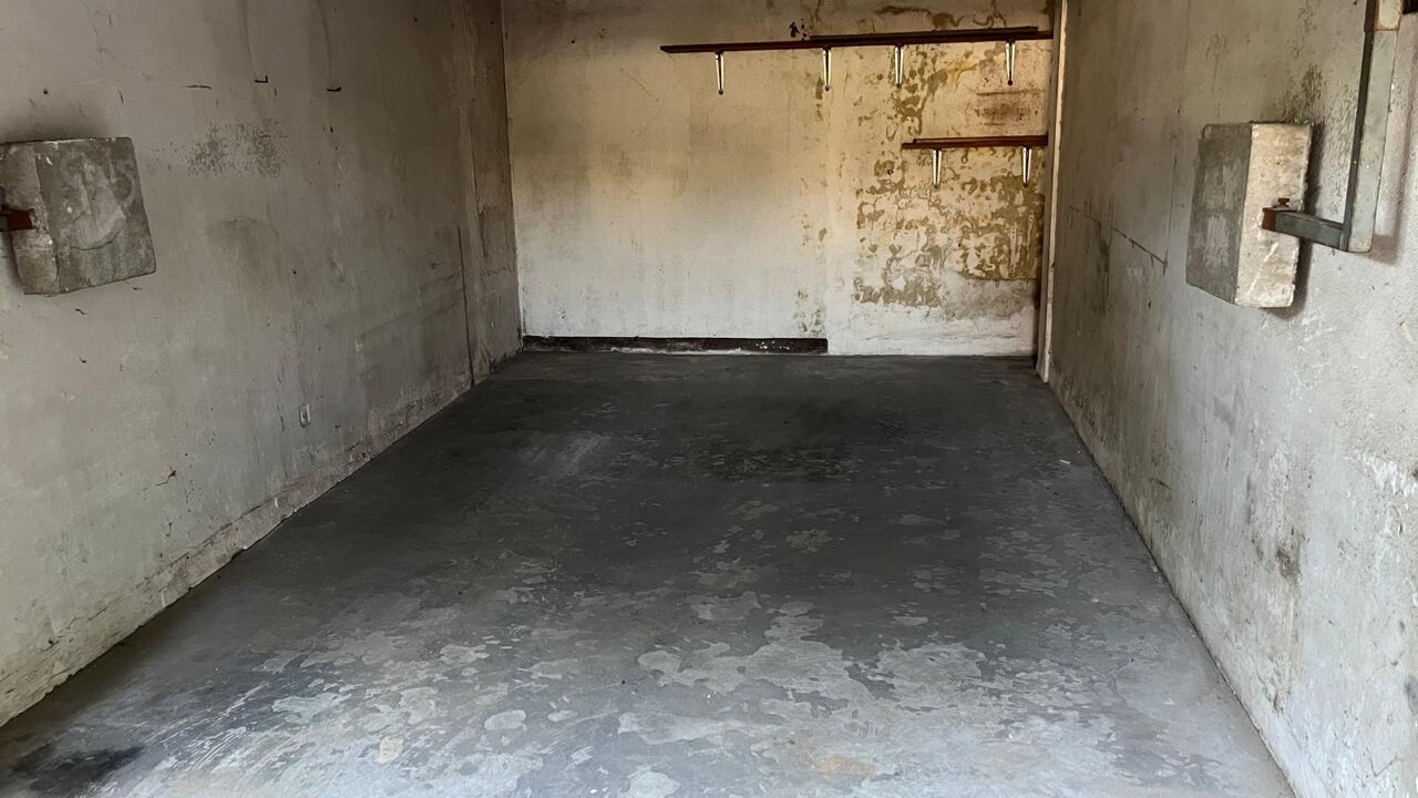 garage  pièces 16 m2 à vendre à Marseille 3 (13003)