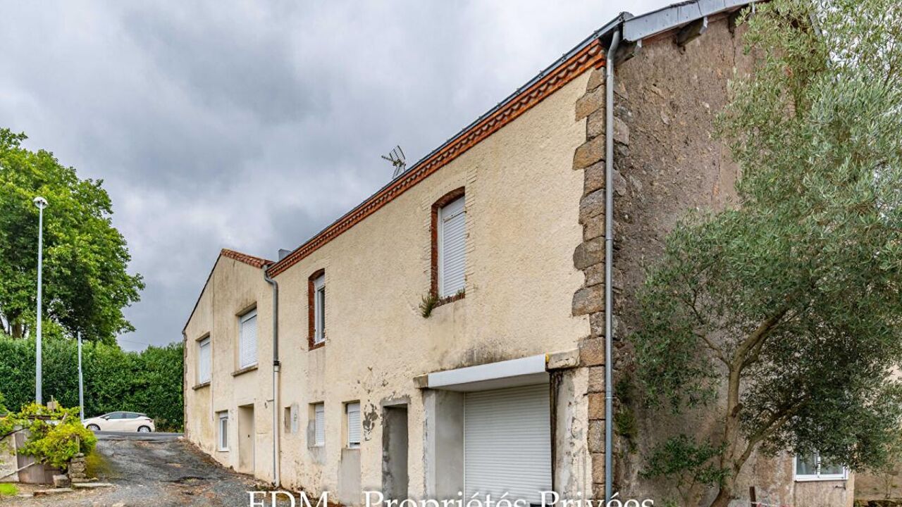 immeuble  pièces 283 m2 à vendre à Mortagne-sur-Sèvre (85290)