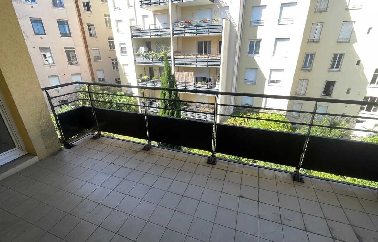 appartement 3 pièces 63 m2 à louer à Villeurbanne (69100)