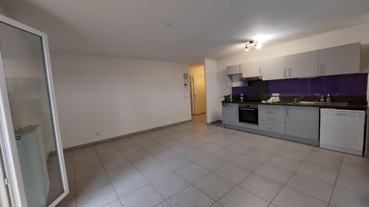 appartement 3 pièces 64 m2 à louer à Vénissieux (69200)