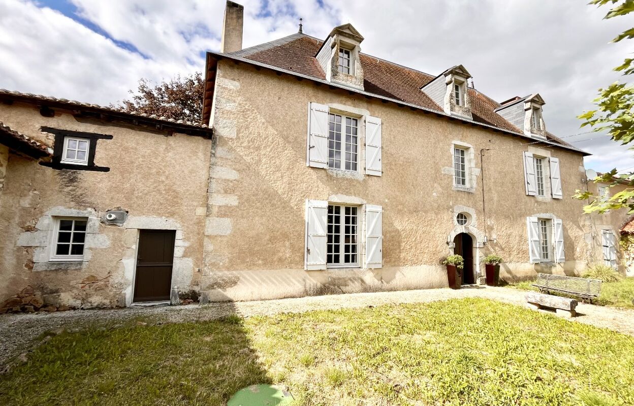 maison 7 pièces 411 m2 à vendre à Luchapt (86430)