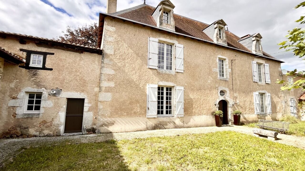 maison 7 pièces 411 m2 à vendre à Luchapt (86430)