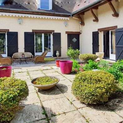 Maison 8 pièces 269 m²