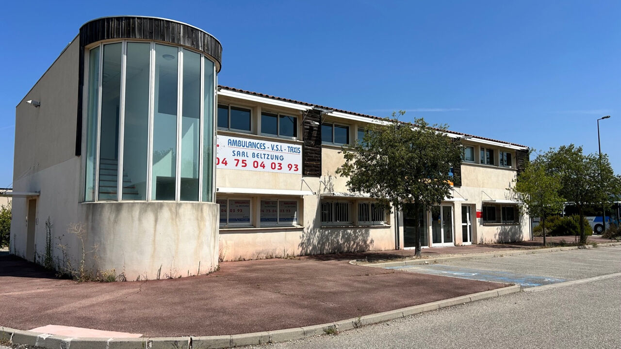 bureau  pièces 300 m2 à louer à Donzère (26290)