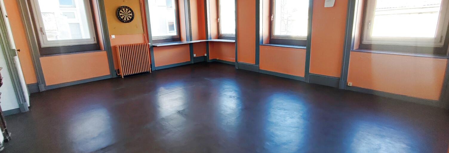 Bureau  217 m² à louer à Saint-Étienne (42000)