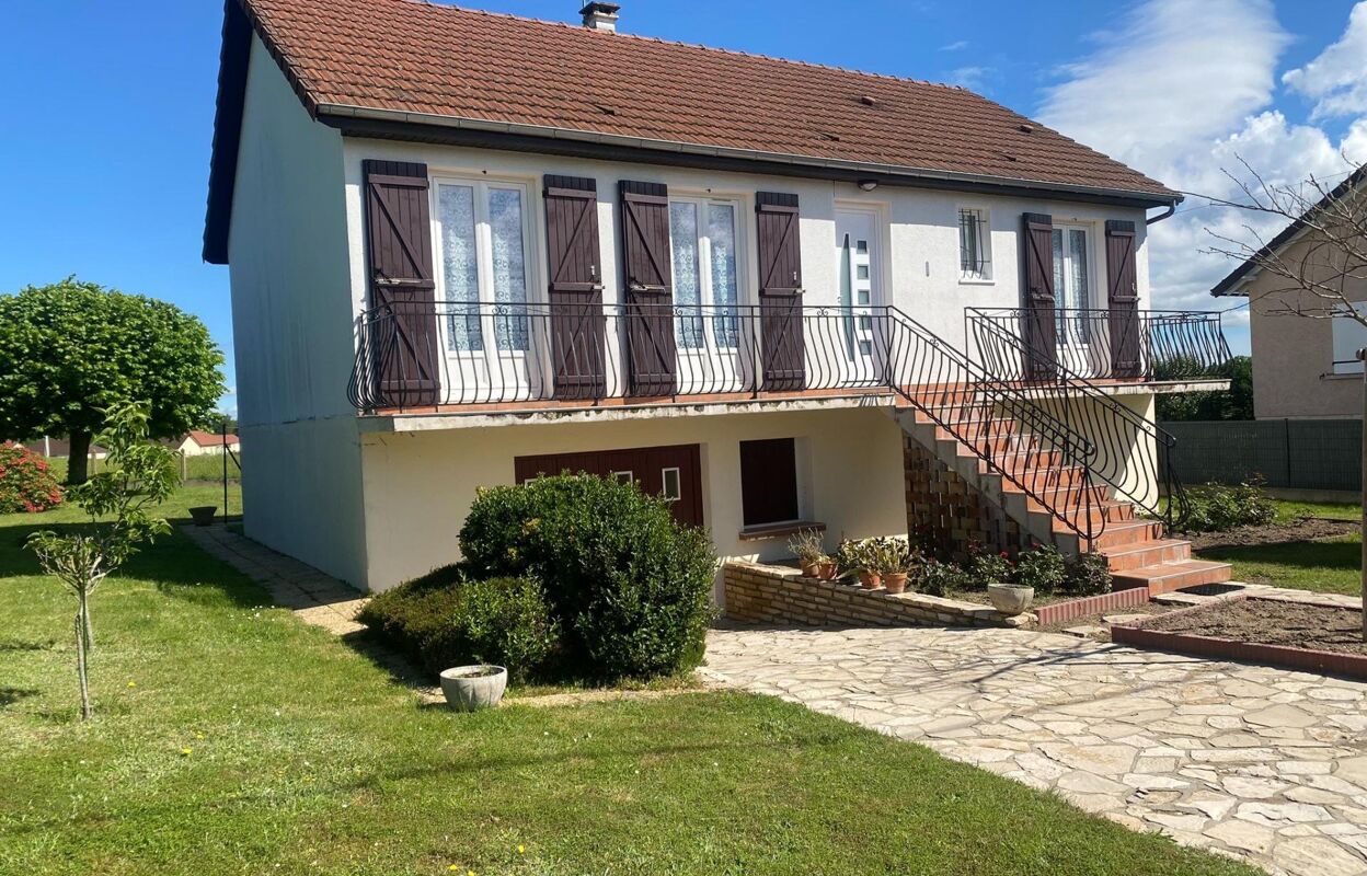 maison 6 pièces 80 m2 à vendre à Lapalisse (03120)