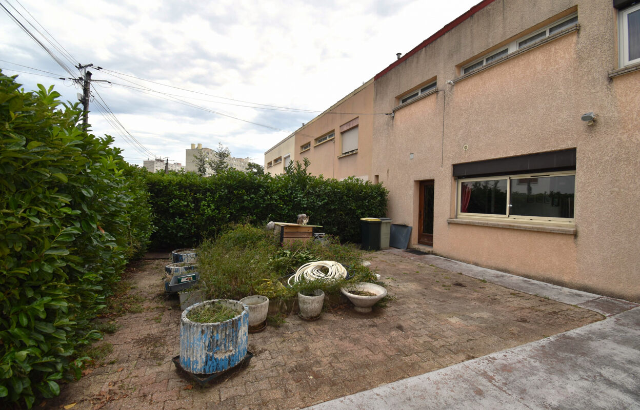 maison 5 pièces 87 m2 à vendre à Meyzieu (69330)