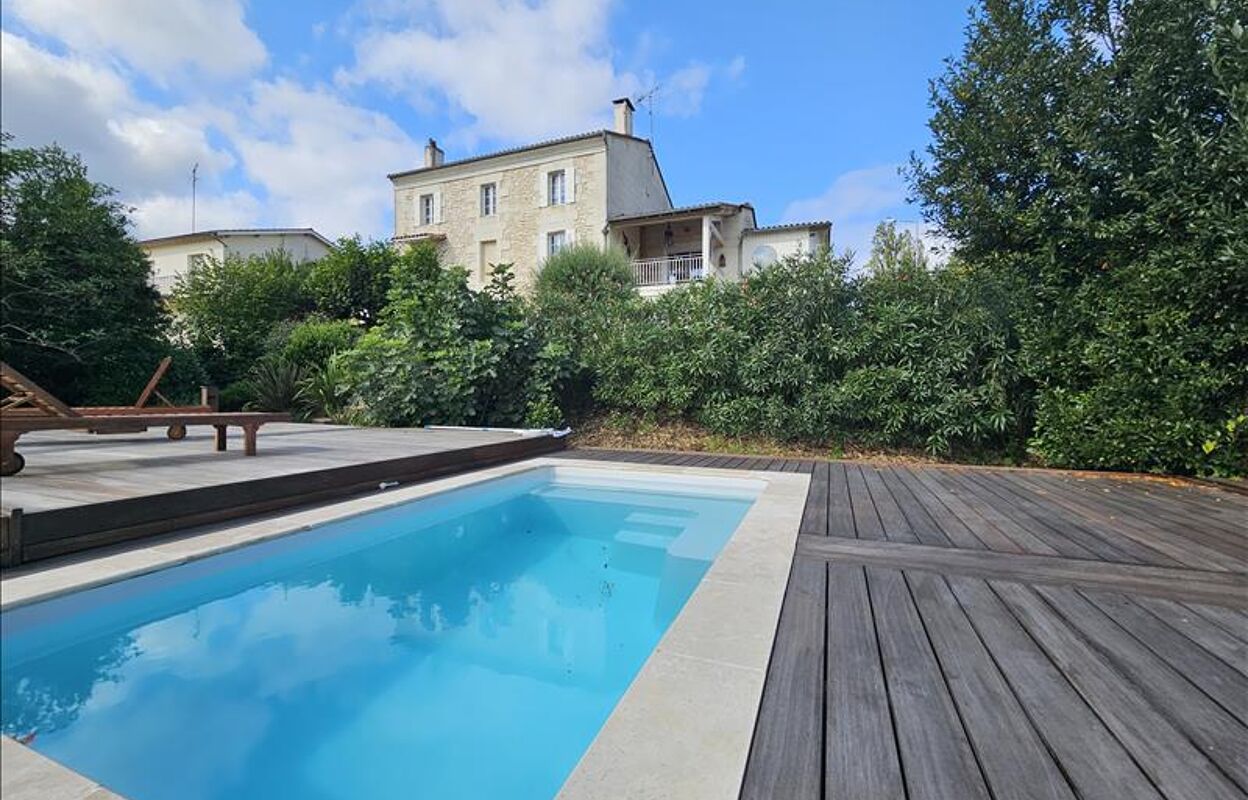 maison 9 pièces 263 m2 à vendre à Montlieu-la-Garde (17210)