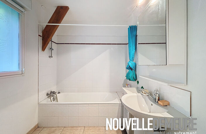 Charmante bâtisse en pierre de 110m2 habitable au coeur de la — photo 4