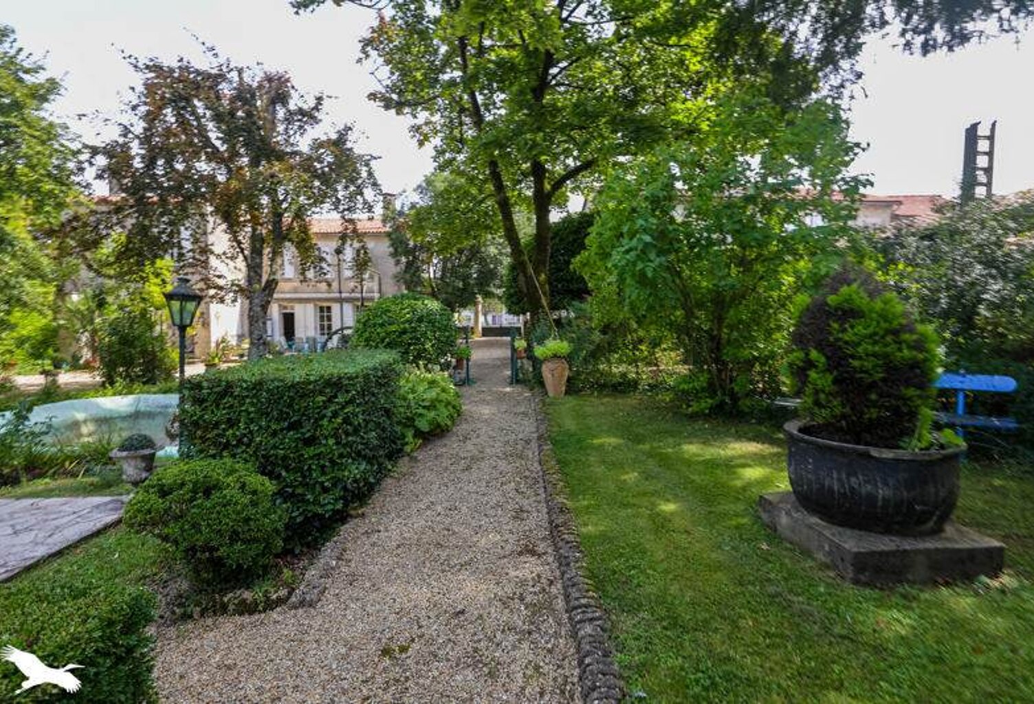 Maison en pierre de 11 pièces principales — photo 1