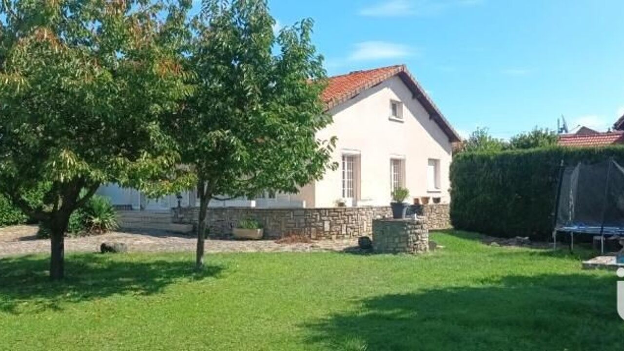 maison 5 pièces 109 m2 à vendre à Saint-Bonnet-Près-Riom (63200)