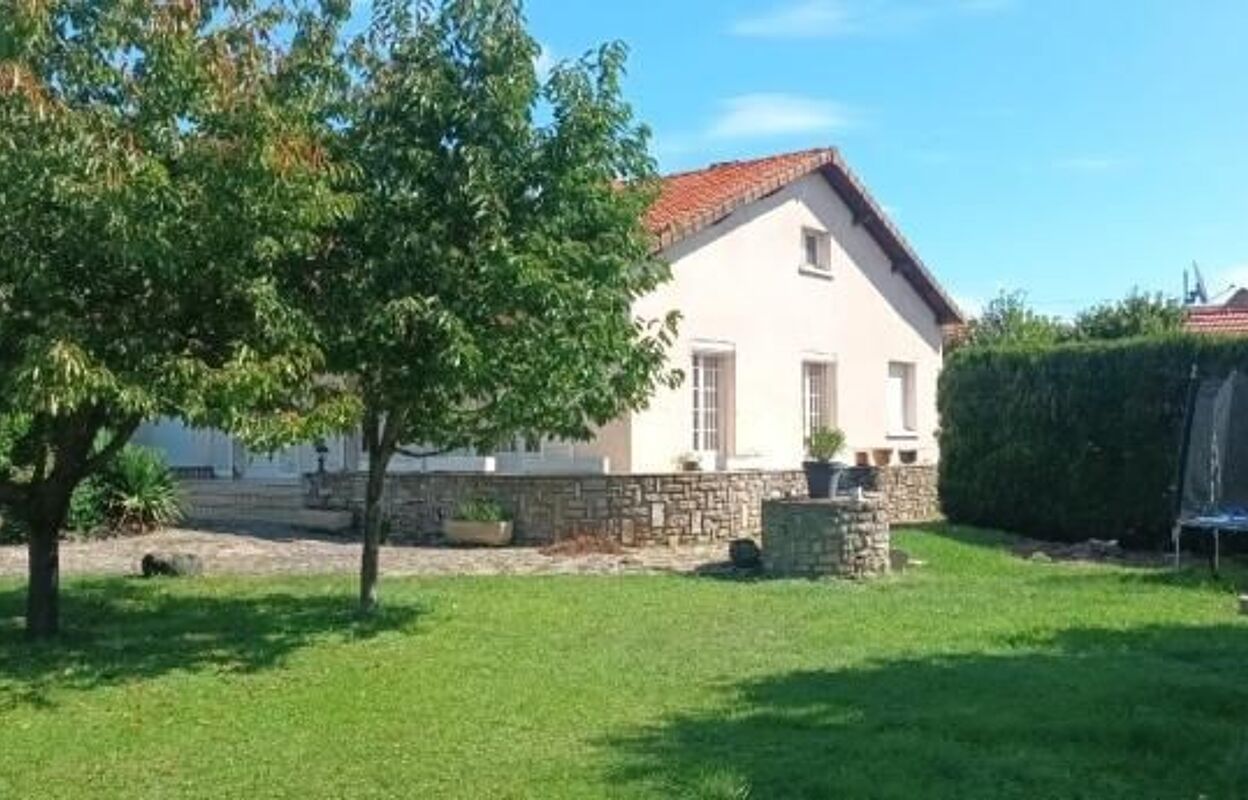 maison 5 pièces 109 m2 à vendre à Saint-Bonnet-Près-Riom (63200)