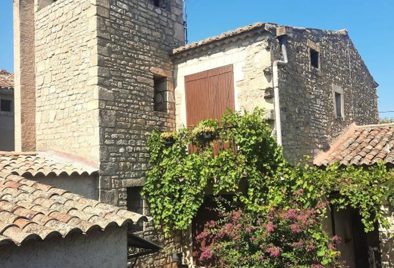 EXCLUSIVITÉ : Maison de village en pierre 104 m² avec cour intime  à Vagnas — photo 1