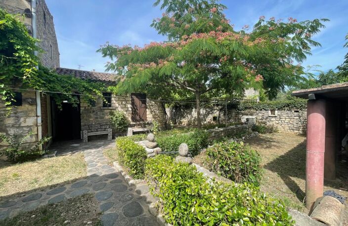 EXCLUSIVITÉ : Maison de village en pierre 104 m² avec cour intime  à Vagnas — photo 4