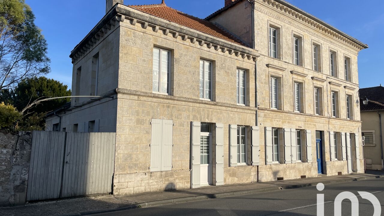 maison 11 pièces 280 m2 à vendre à Saint-Genis-de-Saintonge (17240)