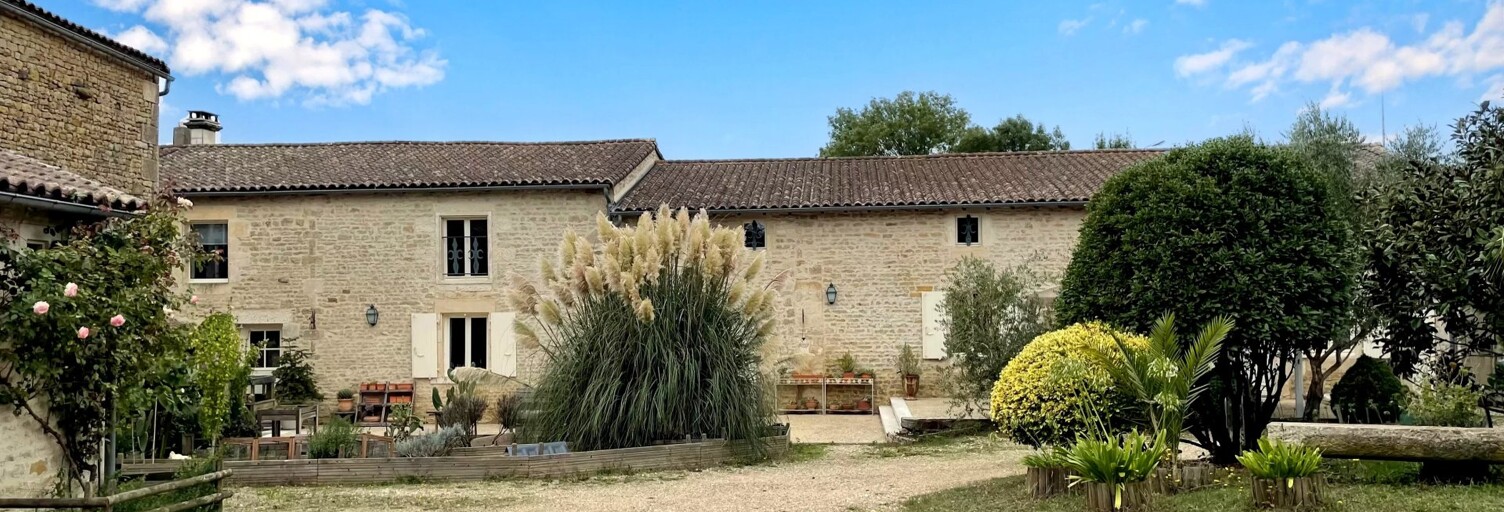 Maison 7 Pièces 350 m² à vendre à Azay-le-Brûlé (79400)