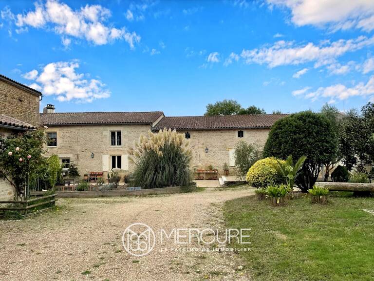 MAISON DE CARACTERE ET RENOVATION DE QUALITE — photo 1