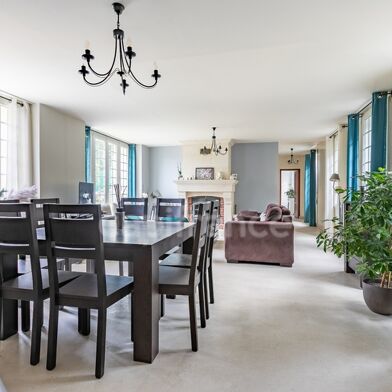 Maison 8 pièces 560000 €