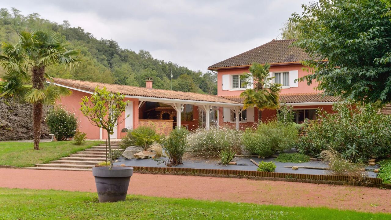 maison 8 pièces 188 m2 à vendre à Chaponnay (69970)