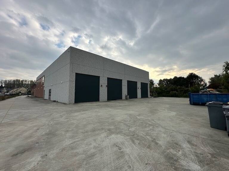 Commerce QUIEVRECHAIN — photo 1