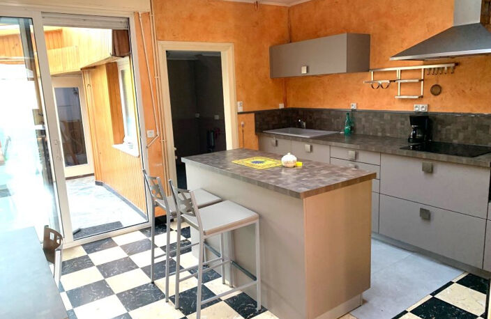 Située proche des commodités et des accès autoroutiers, beau — photo 4