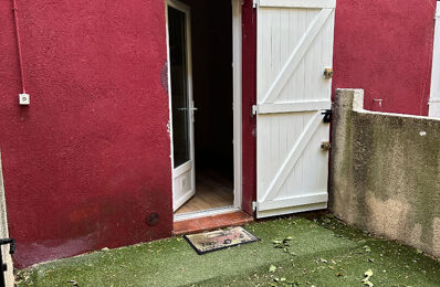 location appartement 570 € CC /mois à proximité de Le Puy-Sainte-Réparade (13610)