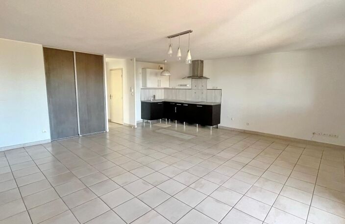 Grand appartement T3 avec terrasse et ascenseur — photo 3